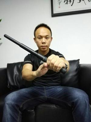 EKA甩棍 現代便攜防護裝備的典范